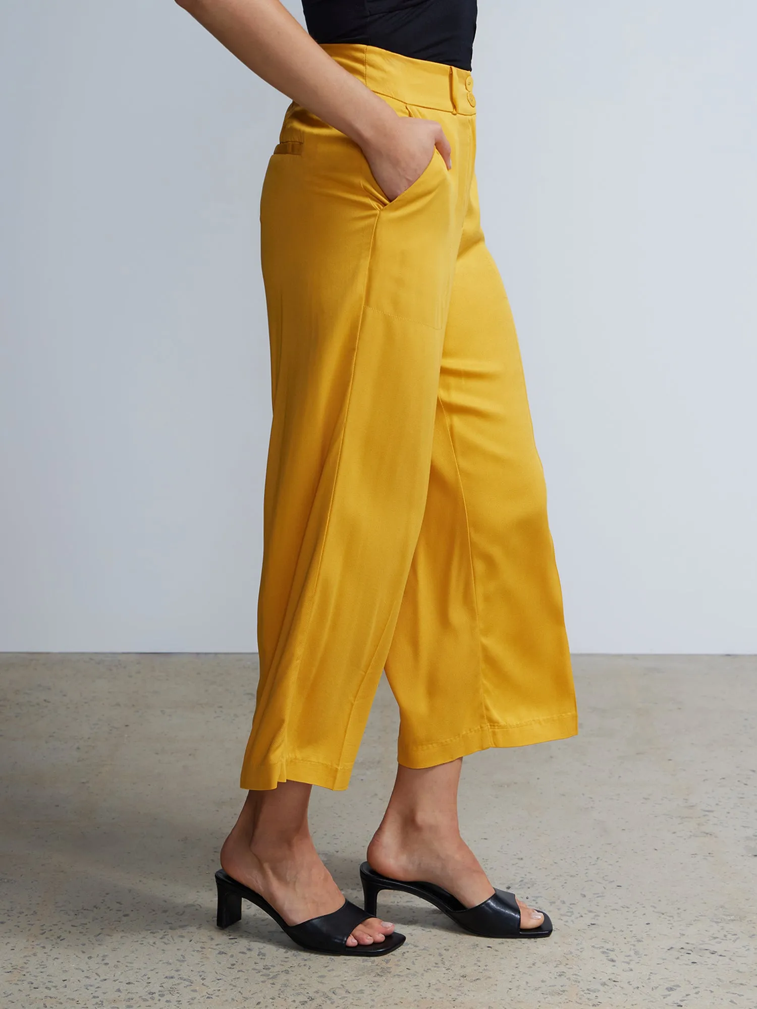 Double Button Twill Wide Leg Pant